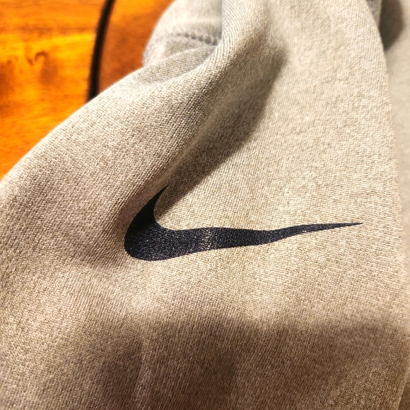 New England Patriots NFL Hoodie Size Medium Nike Therma Fit - Picture 8 of 10